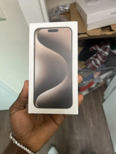 Apple IPhone 15 Pro Max 6.7″1TB IOS 17 5G photo review